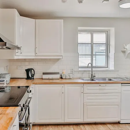 Rock Farm - Limehouse بيت ضيافة *