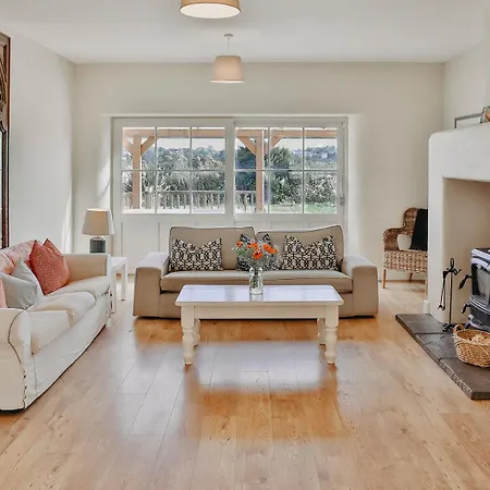 Rock Farm - Limehouse