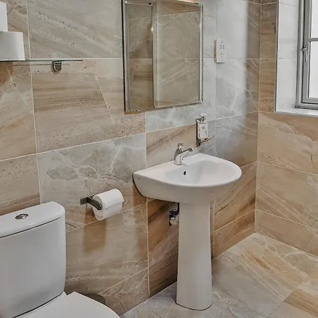 Rock Farm - Limehouse بيت ضيافة