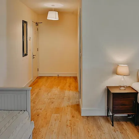 Rock Farm - Limehouse بيت ضيافة