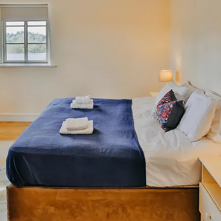 Rock Farm - Limehouse בית הארחה