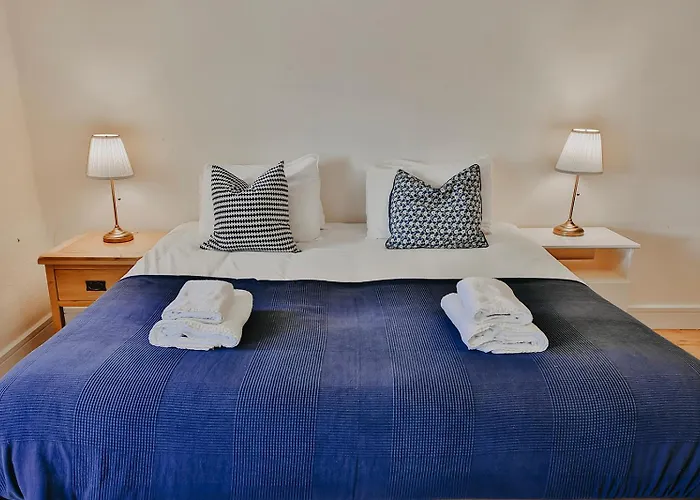 Rock Farm - Limehouse Слейн