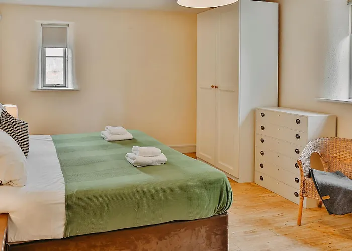 Rock Farm - Limehouse Слейн