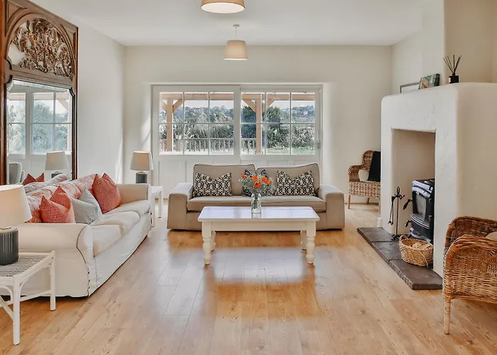 Rock Farm - Limehouse