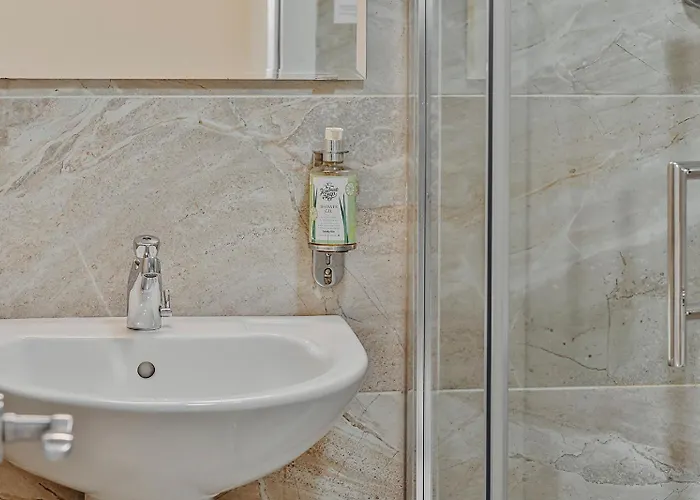 Rock Farm - Limehouse